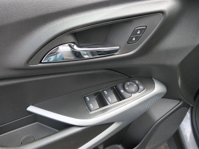 2026 Chevrolet Trax LS photo 12