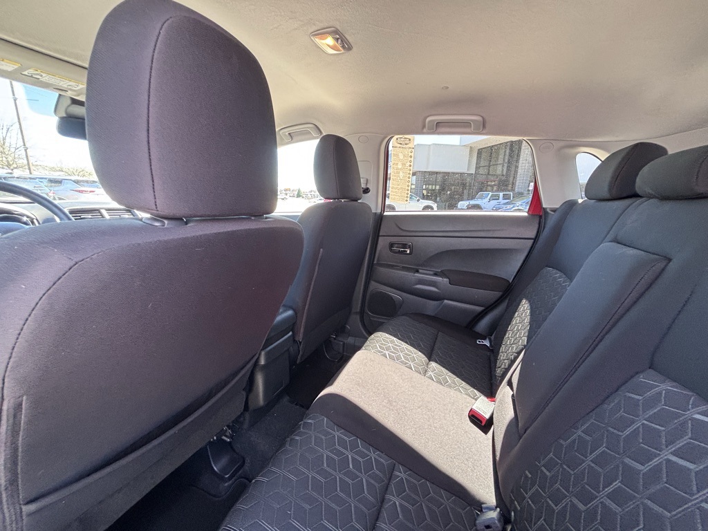 2024 Mitsubishi Outlander Sport ES photo 10