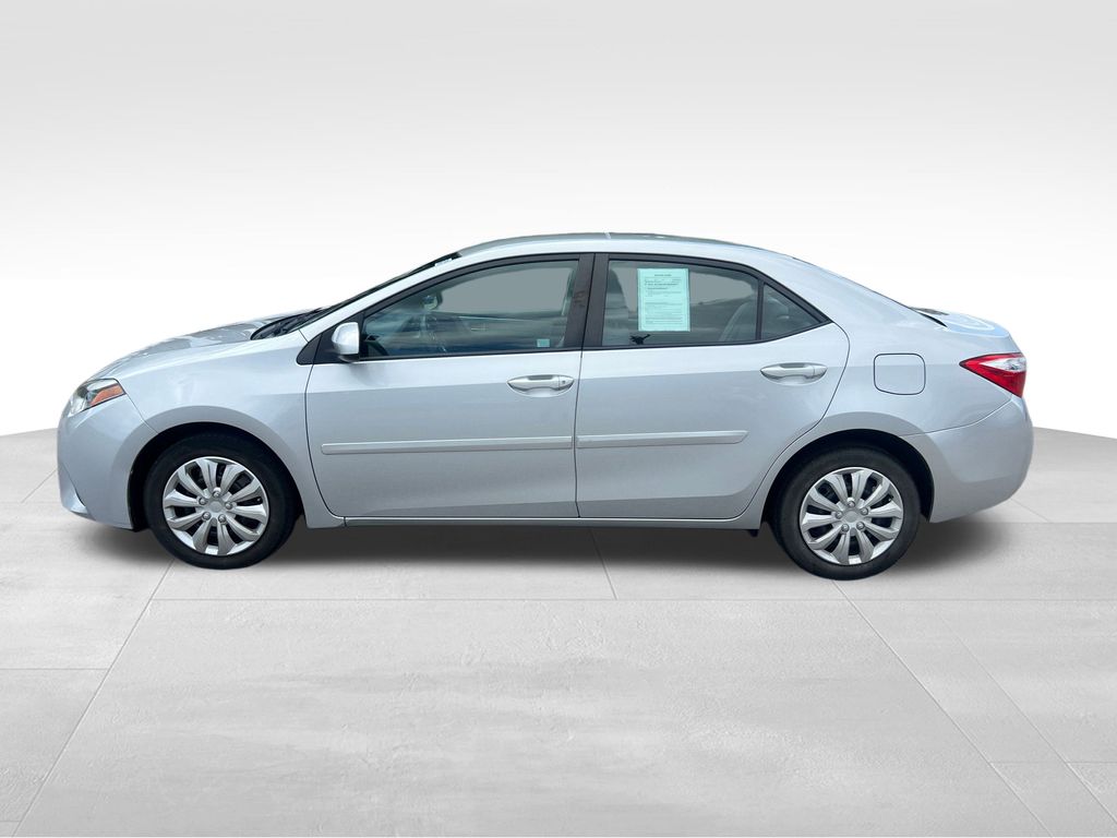 2014 Toyota Corolla LE photo 2