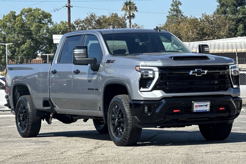 2026 Chevrolet Silverado 2500HD LT photo 2