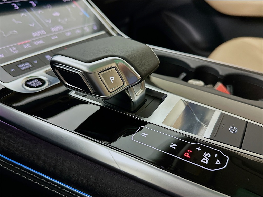 2025 Audi Q8 55 Premium Plus photo 17