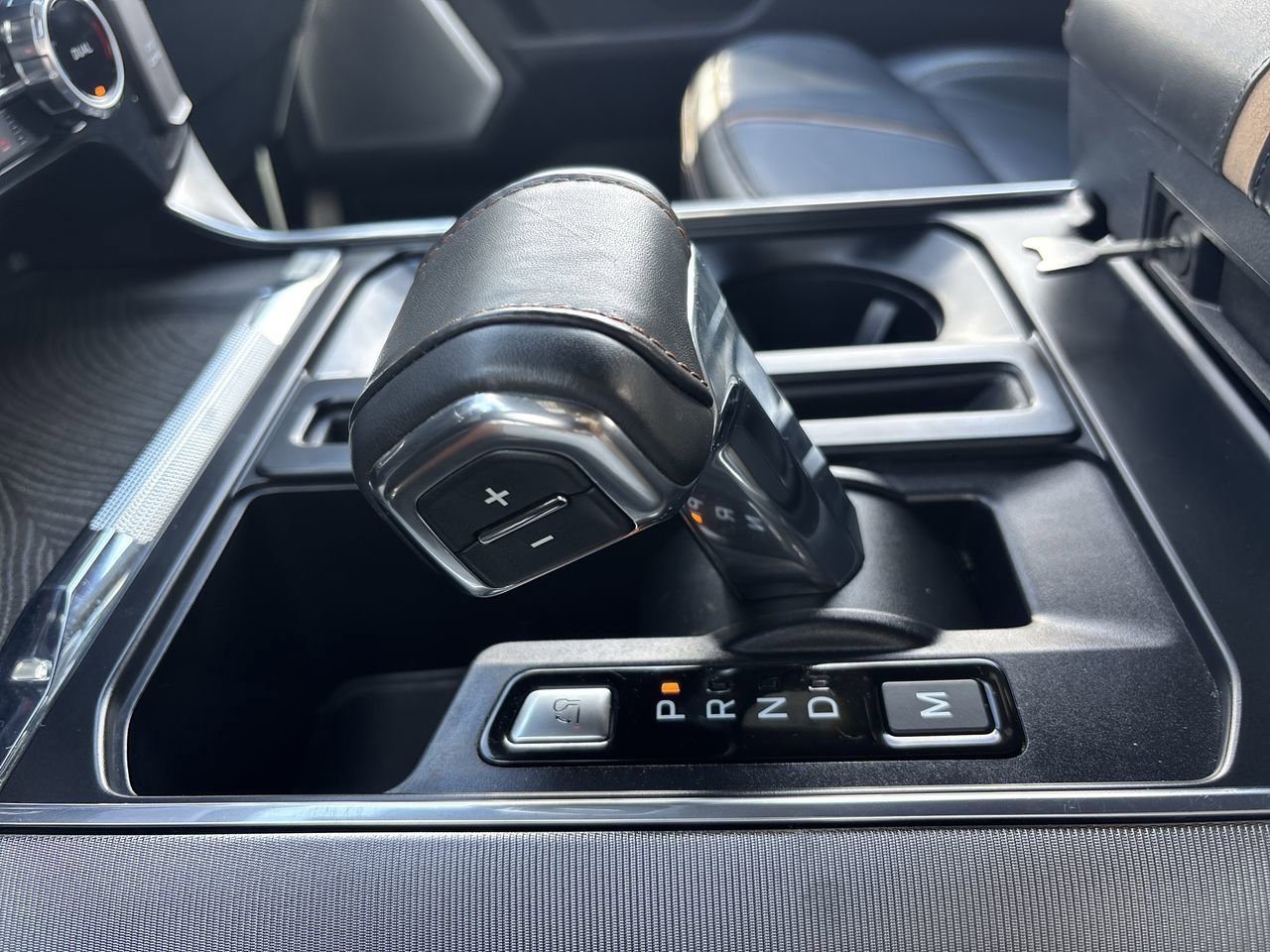 2023 Ford F-150 Platinum photo 24