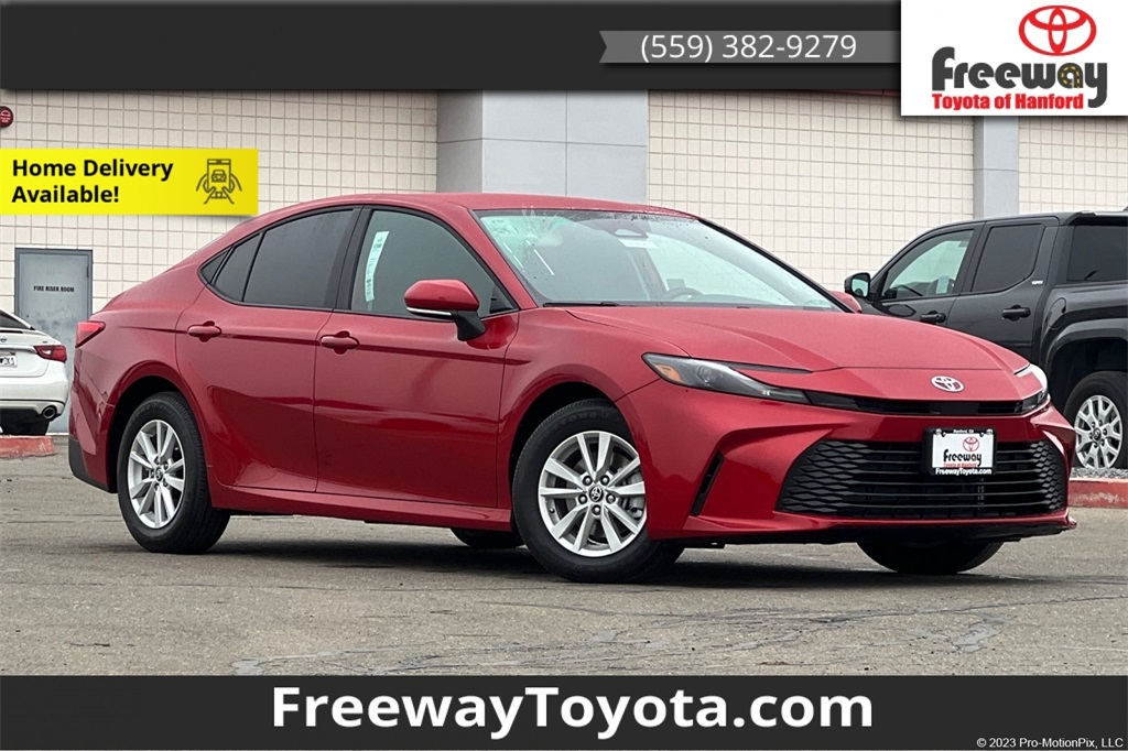 2026 Toyota Camry LE's photo