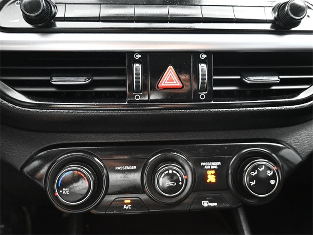 2023 Kia Forte LXS photo 19