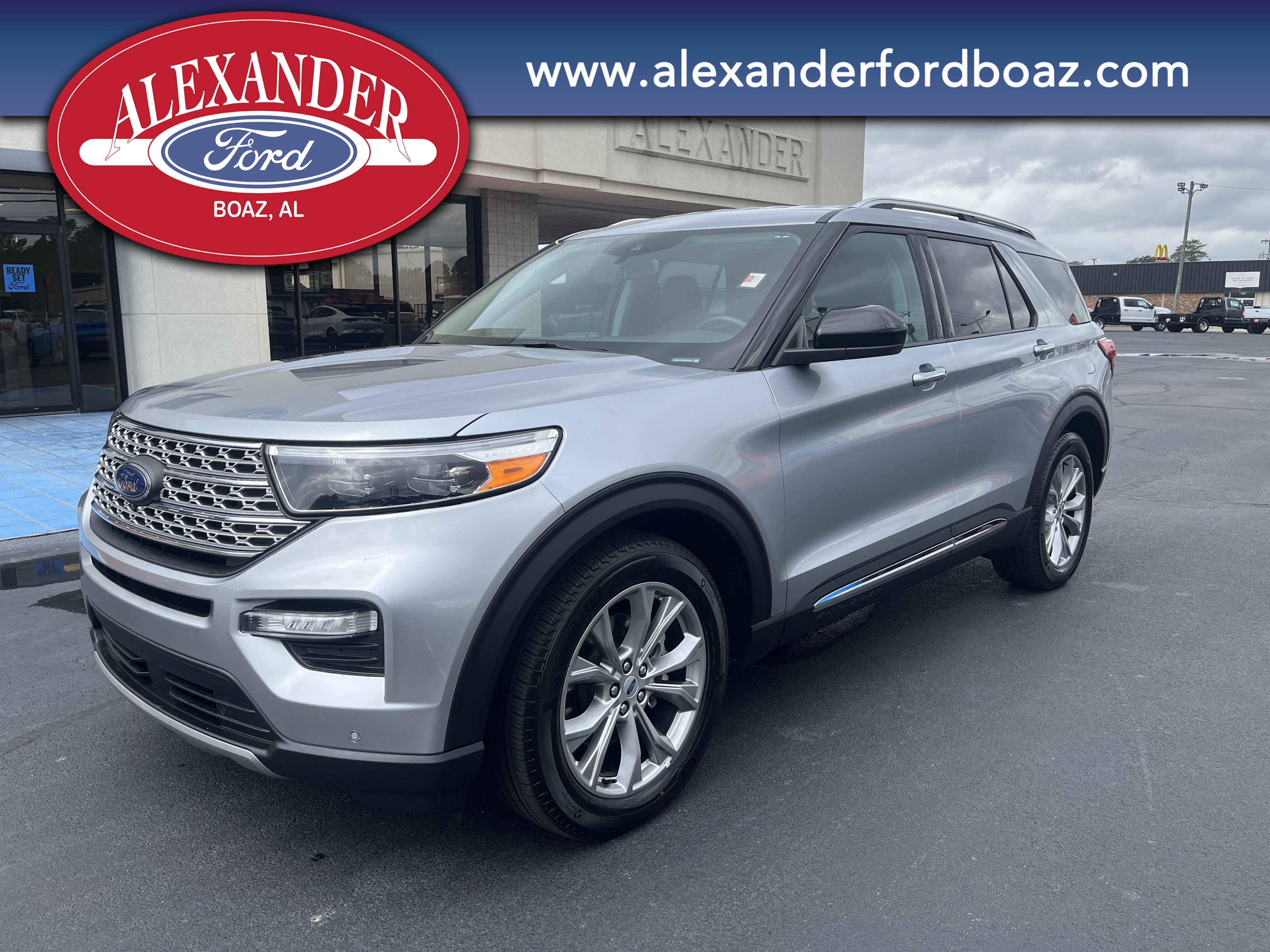 2024 Ford Explorer Limited's photo