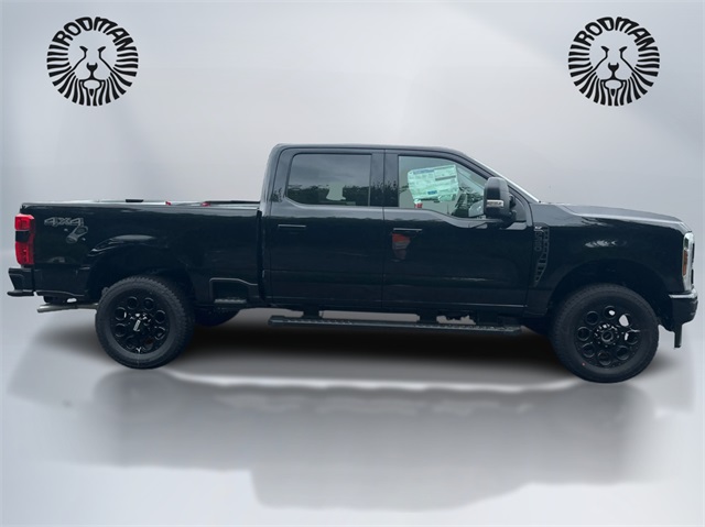 2025 Ford F-350 XLT photo 4