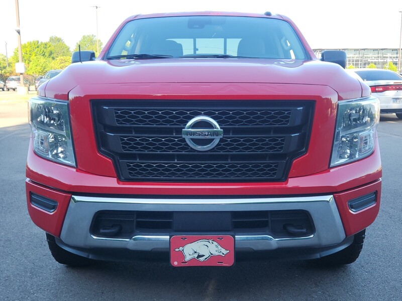 2021 Nissan Titan SV photo 8