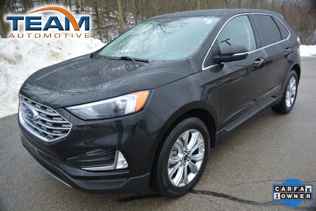 2024 Ford Edge Titanium's photo