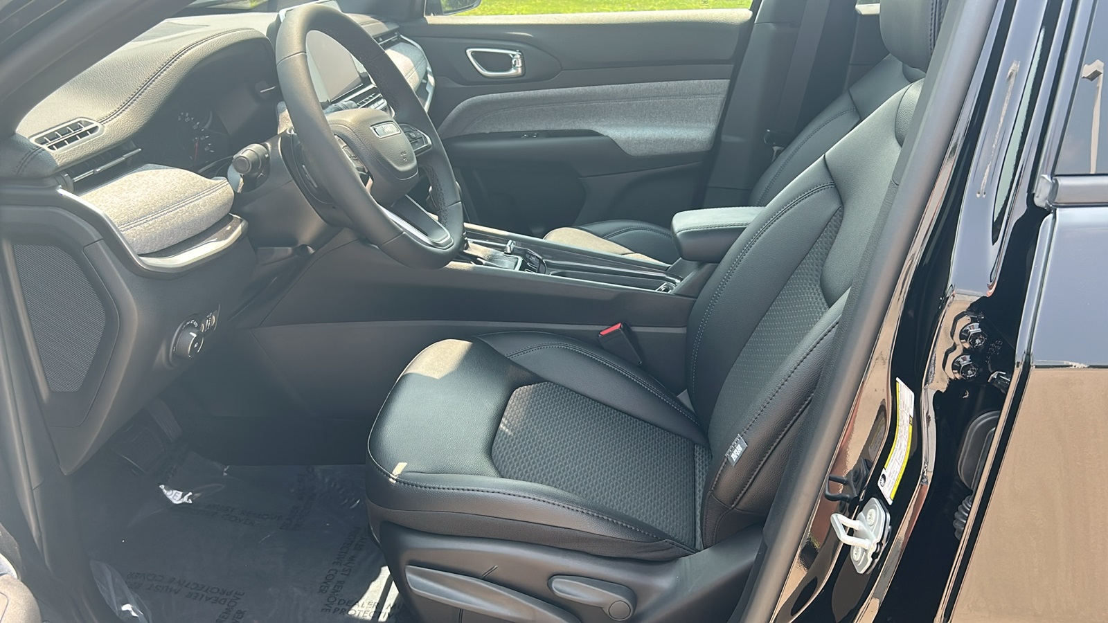 2025 Jeep Compass Latitude photo 10