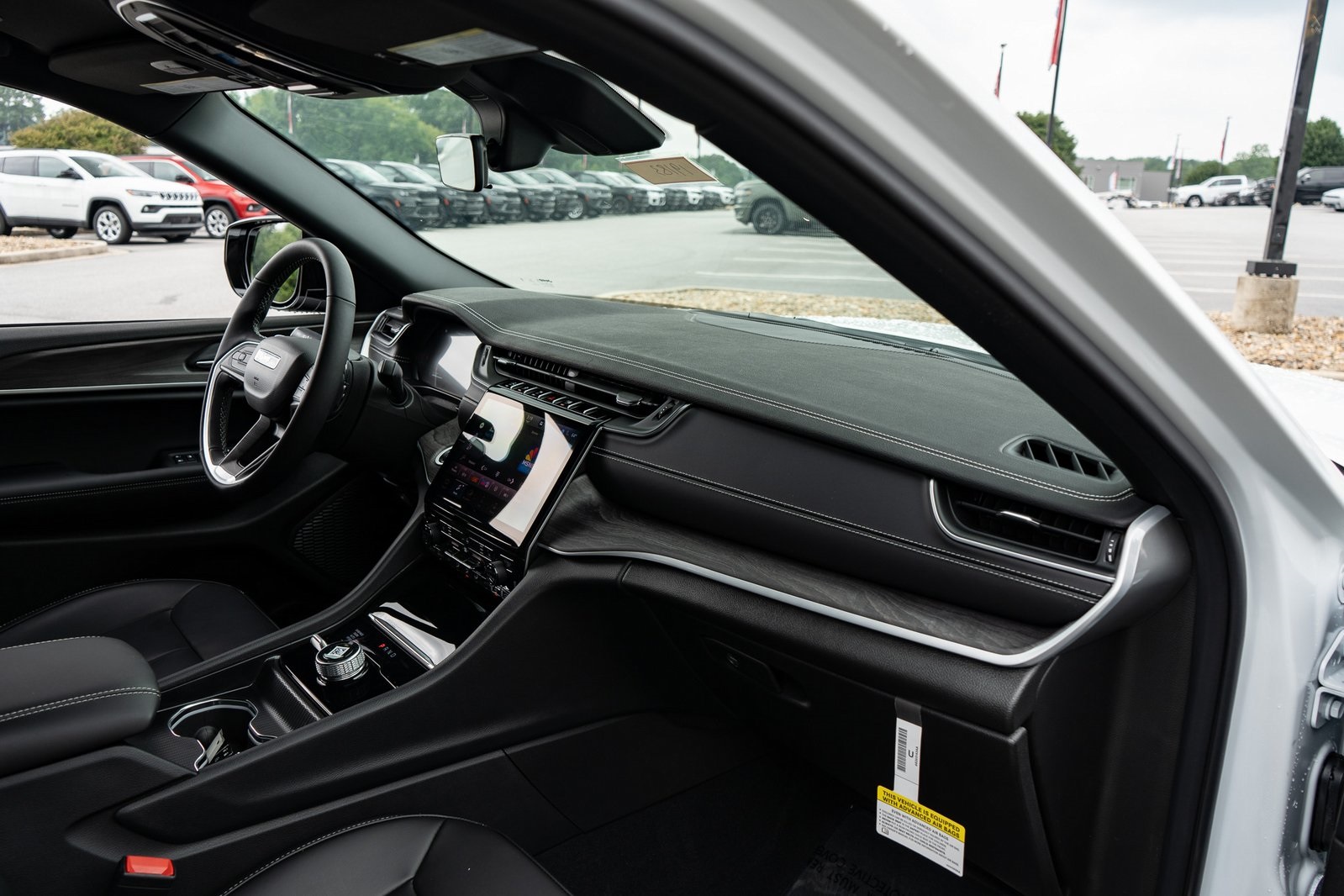 2025 Jeep Grand Cherokee Limited photo 20