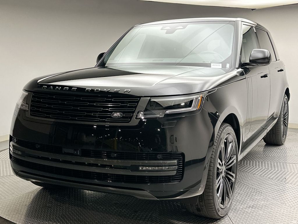 2026 Land Rover Range Rover SE's photo