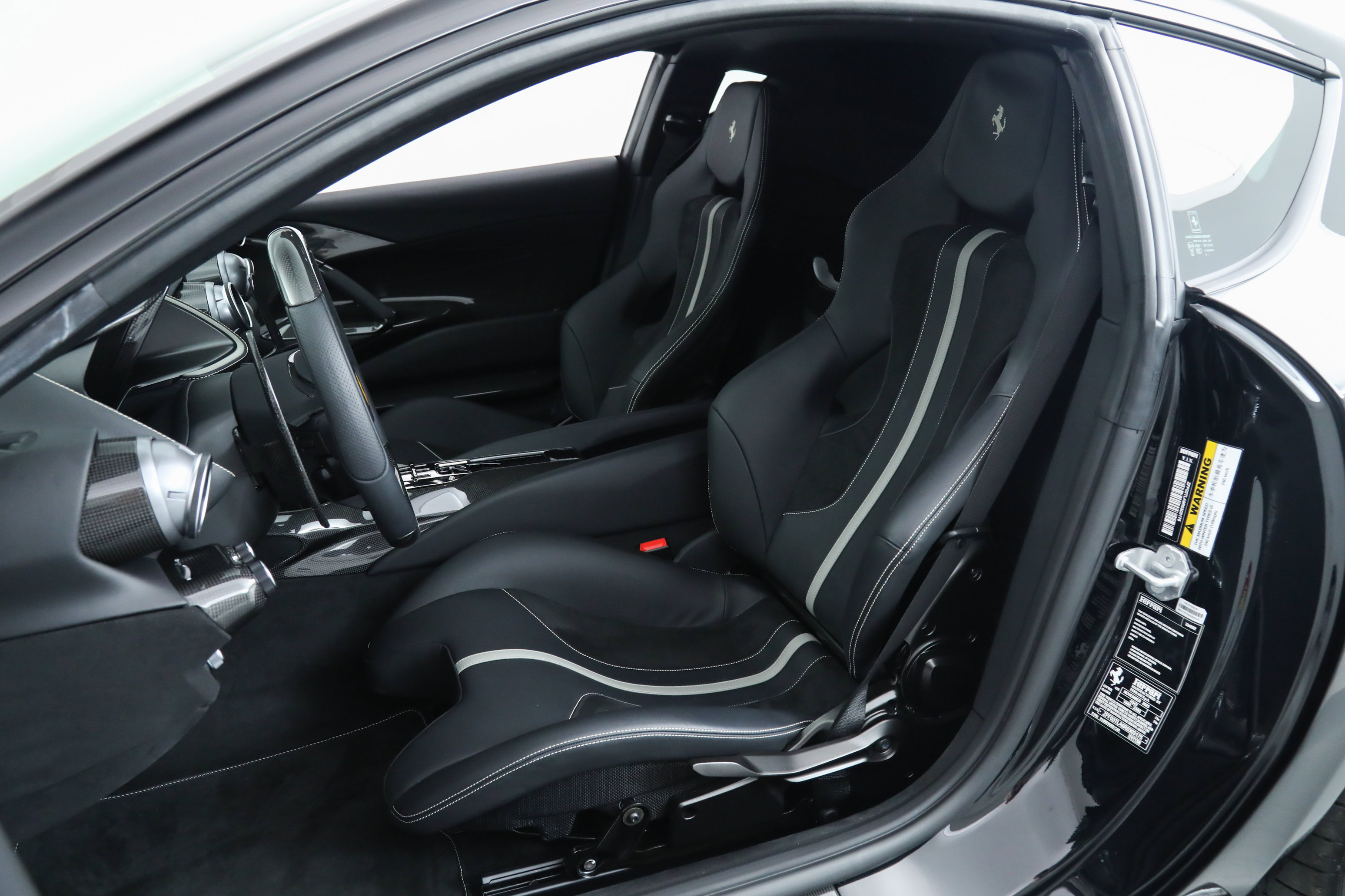 2024 Ferrari 812 Competizione photo 5