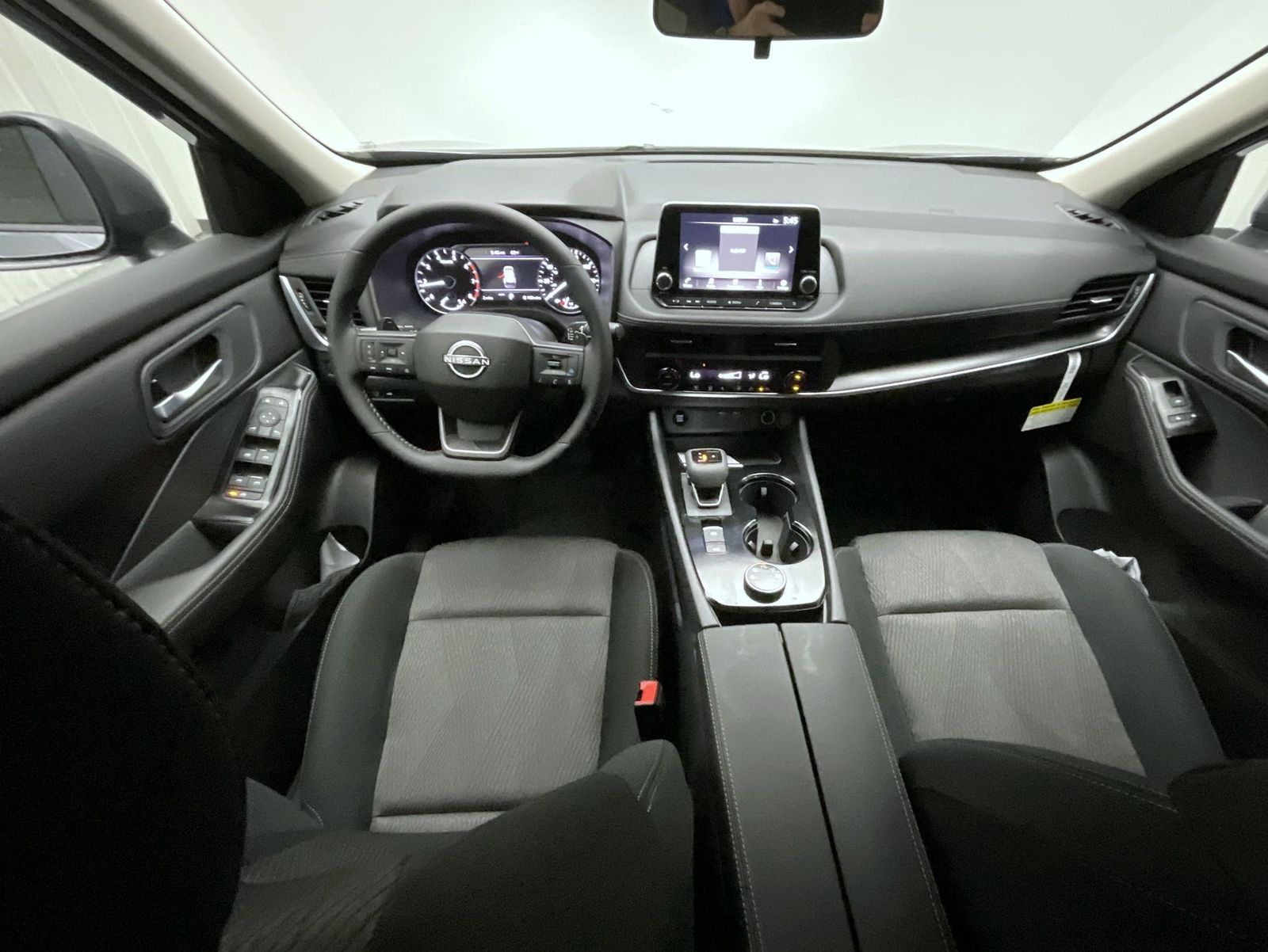 2026 Nissan Rogue SV photo 8