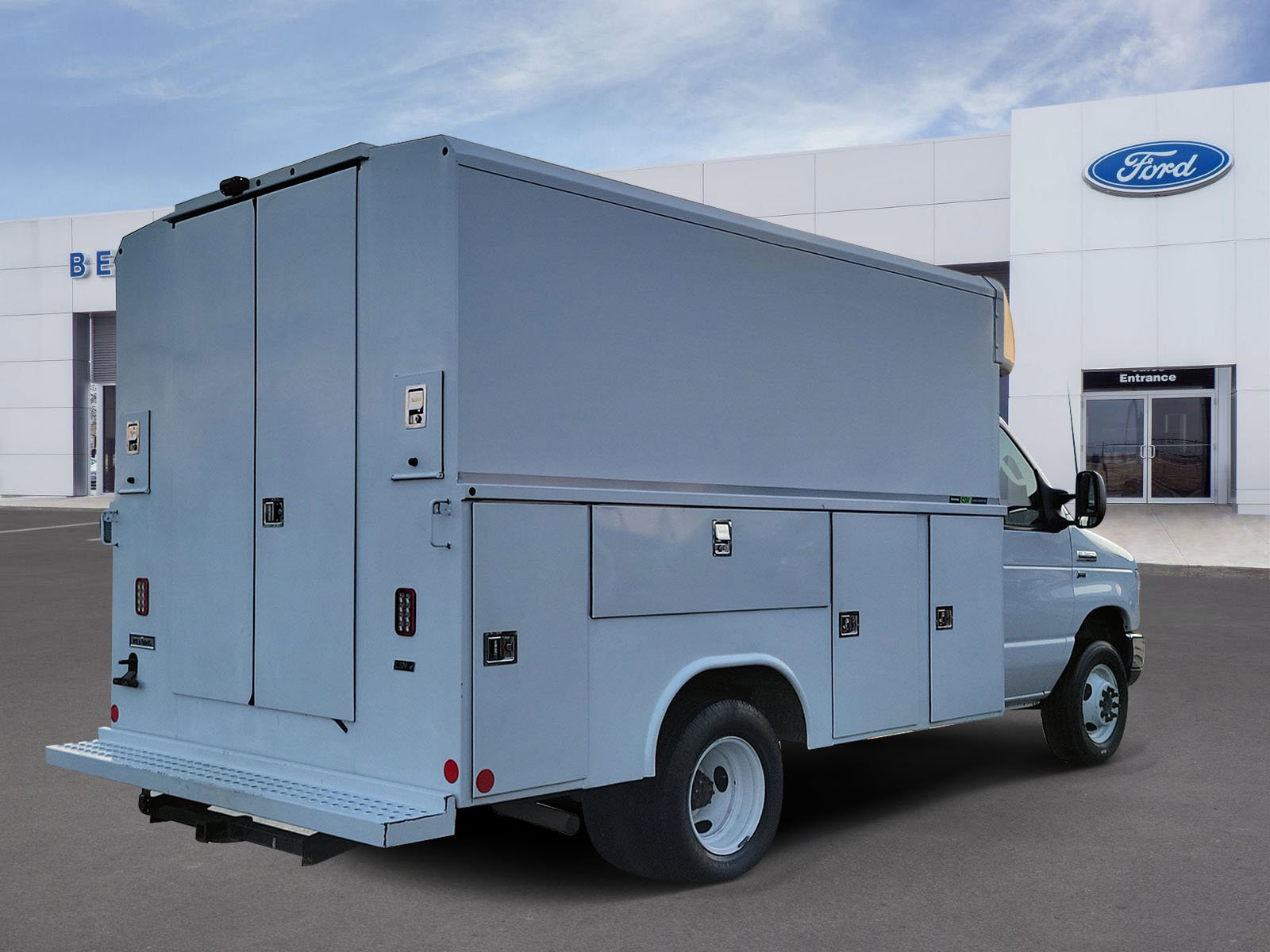 2019 Ford E-350 photo 4