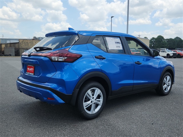 2025 Nissan Kicks Play S photo 3