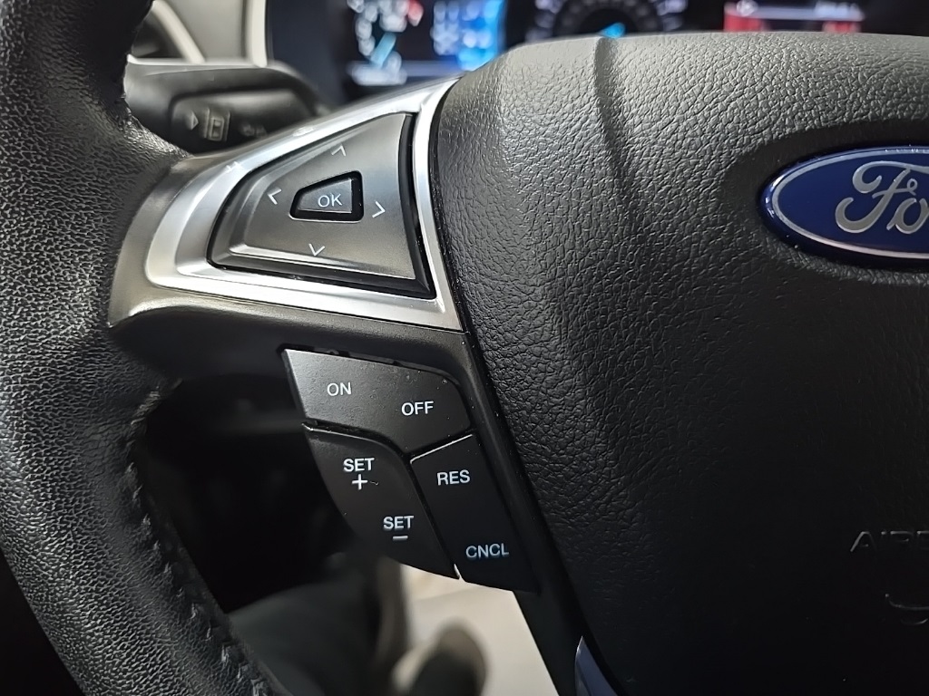 2020 Ford Edge SEL photo 19