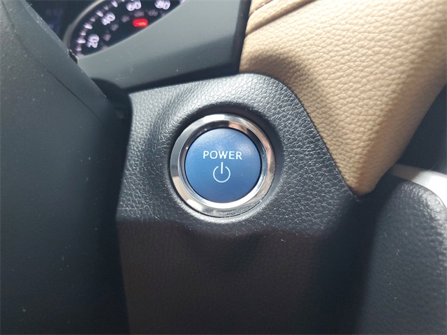 2020 Toyota RAV4 Hybrid XLE photo 25