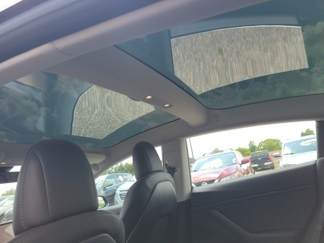 2018 Tesla Model 3 Long Range photo 4