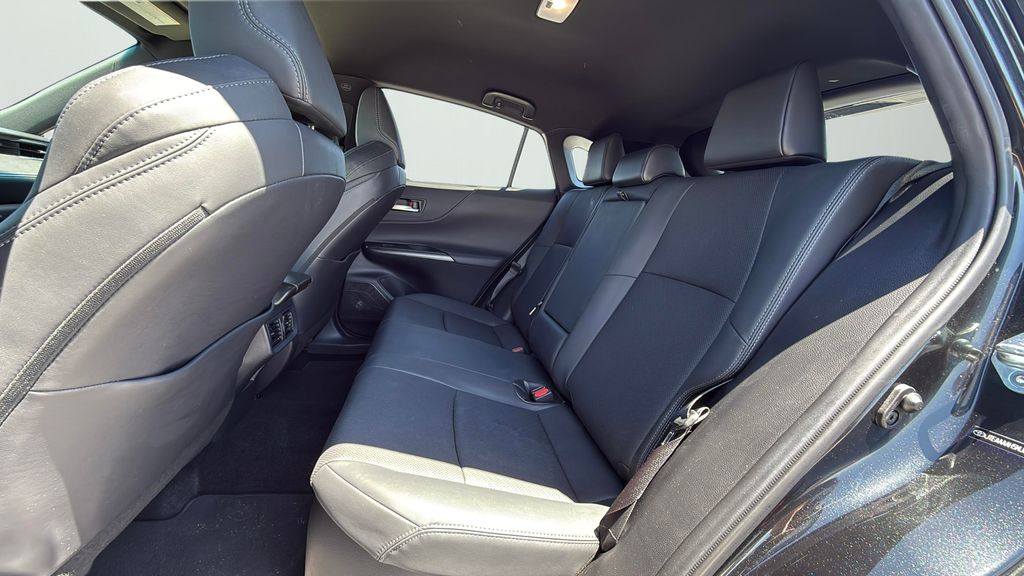 2021 Toyota Venza XLE photo 15