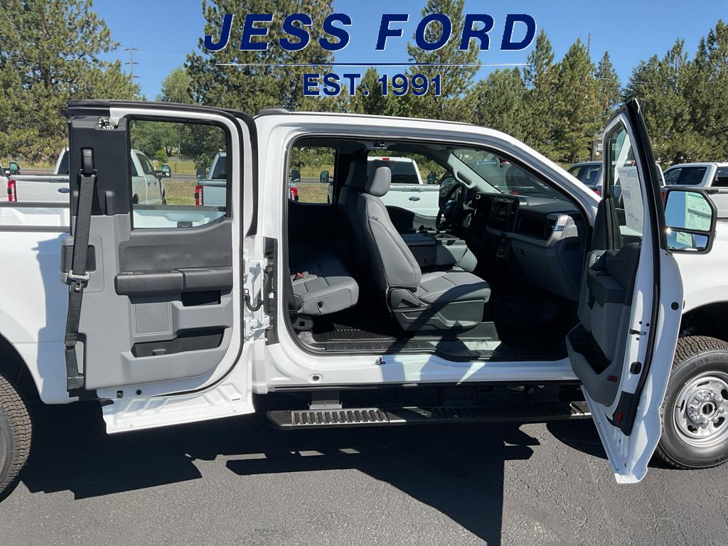 2025 Ford F-250 XL photo 10