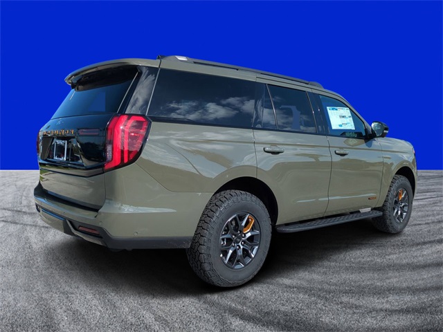 2025 Ford Expedition photo 3