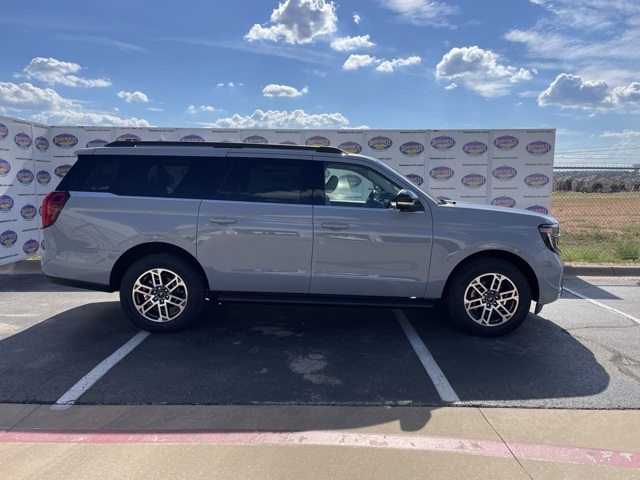 2025 Ford Expedition Active's photo