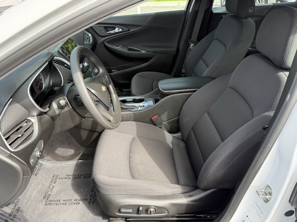 2024 Chevrolet Malibu 1LT photo 17
