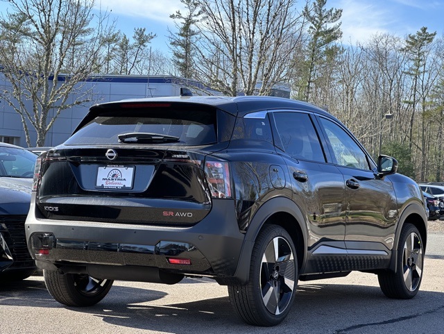 2025 Nissan Kicks SR photo 2