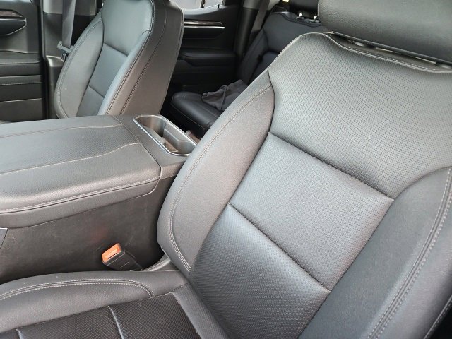 2023 Chevrolet Silverado 1500 photo 2