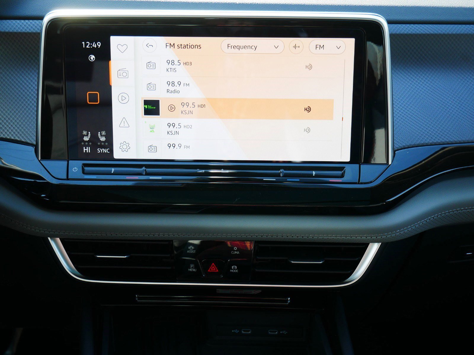 2025 Volkswagen Atlas Peak Edition SE photo 3