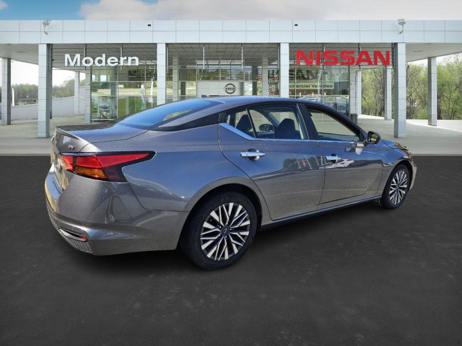 2024 Nissan Altima 2.5 SV photo 4