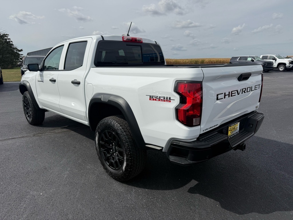 2024 Chevrolet Colorado Trail Boss photo 3
