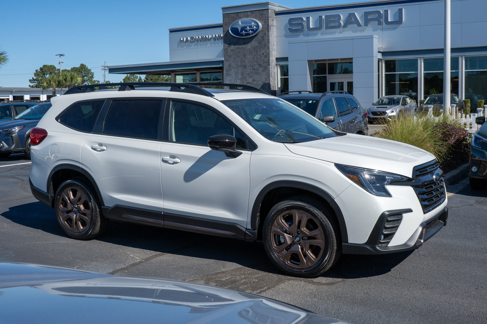 2025 Subaru Ascent Bronze Edition's photo