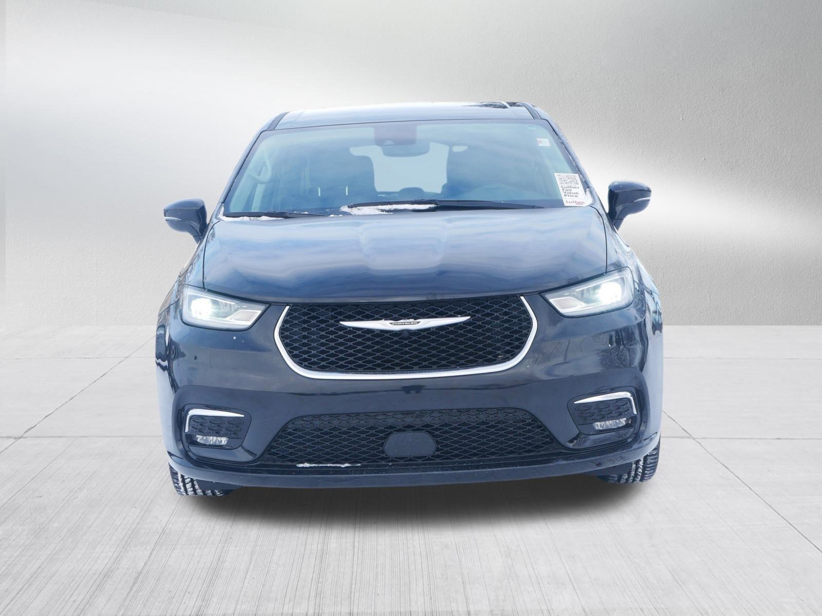 Used 2024 Chrysler Pacifica PHEV Select with VIN 2C4RC1S76RR188489 for sale in Saint Cloud, Minnesota