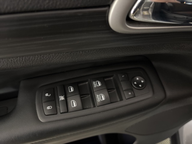 2020 Jeep Grand Cherokee Laredo E photo 6