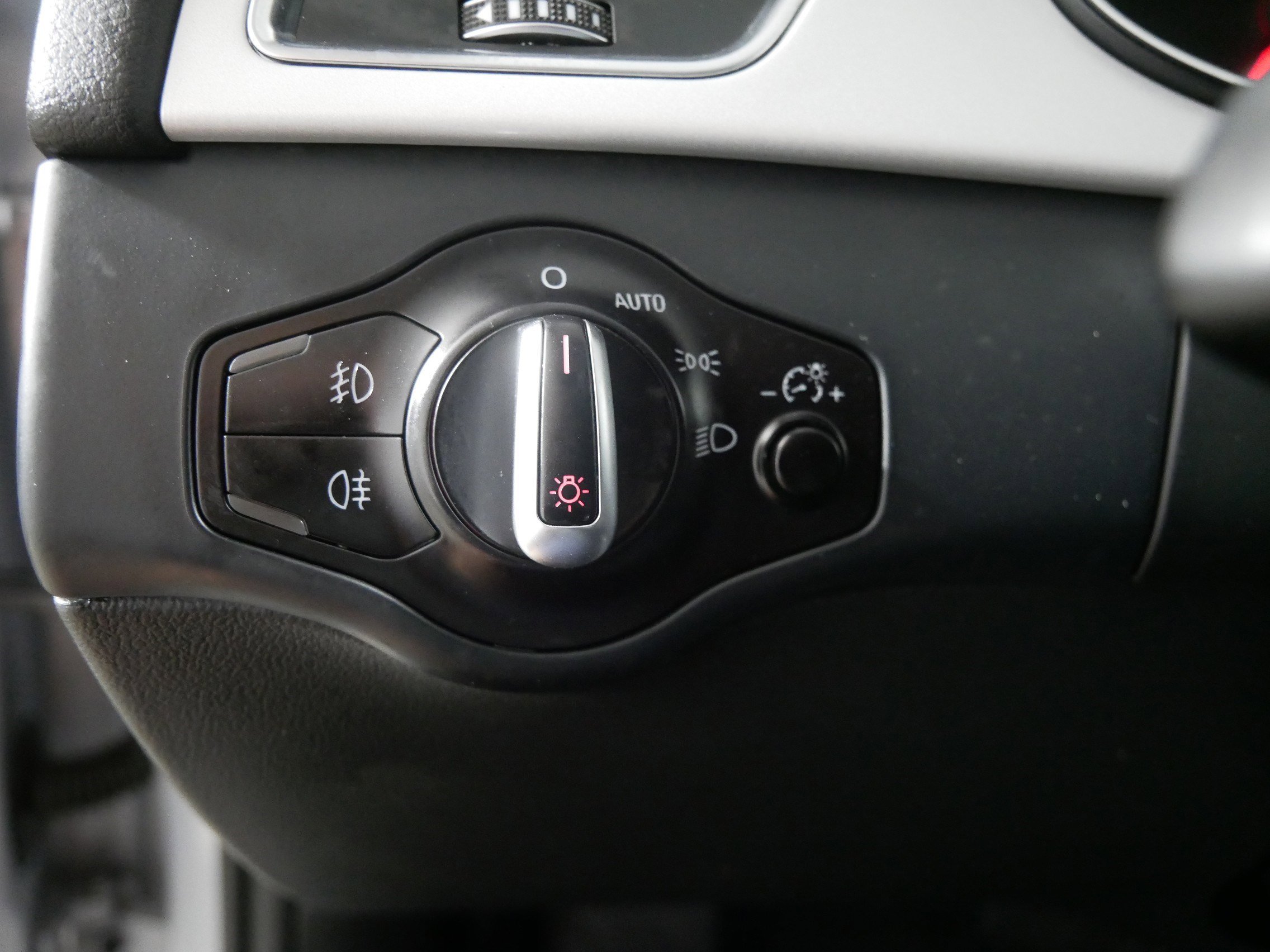 2015 Audi A4 Quattro Premium photo 18
