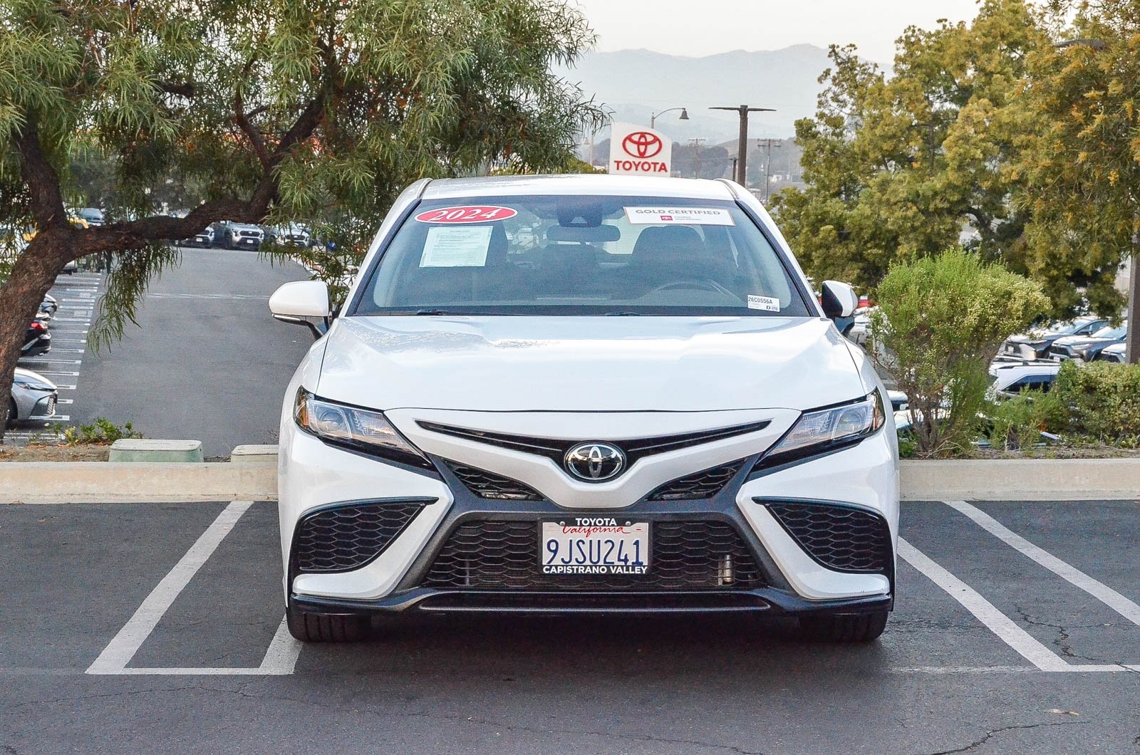 2024 Toyota Camry SE photo 2