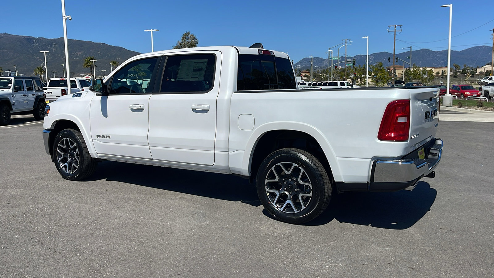 2025 Ram 1500 Laramie photo 3