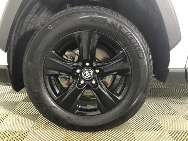 2022 Toyota RAV4 XLE photo 25