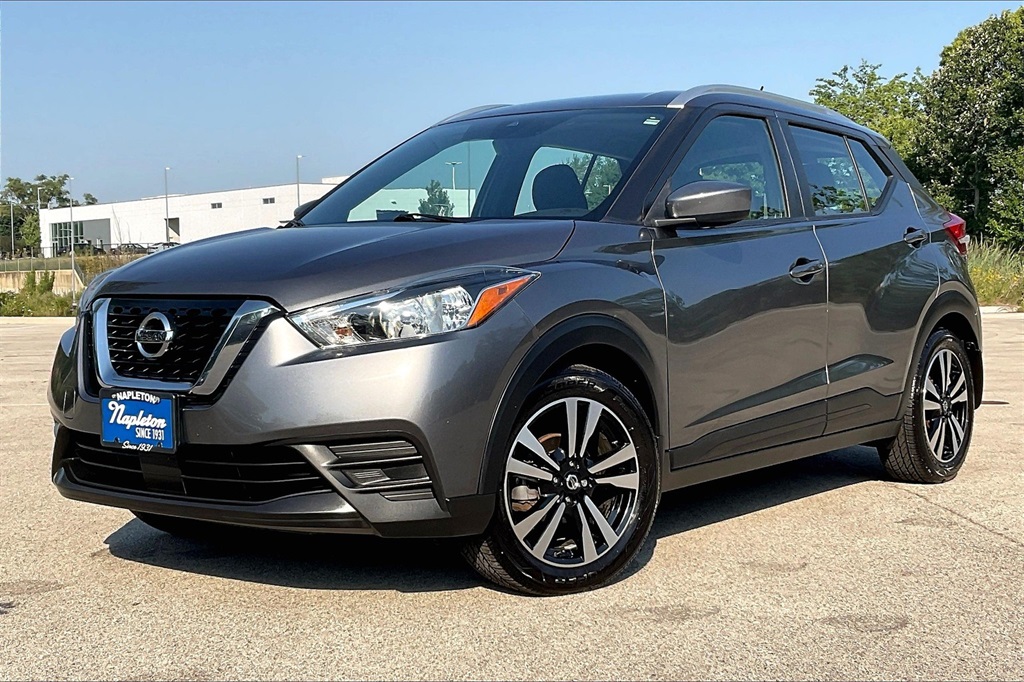 2020 Nissan Kicks SV photo 2