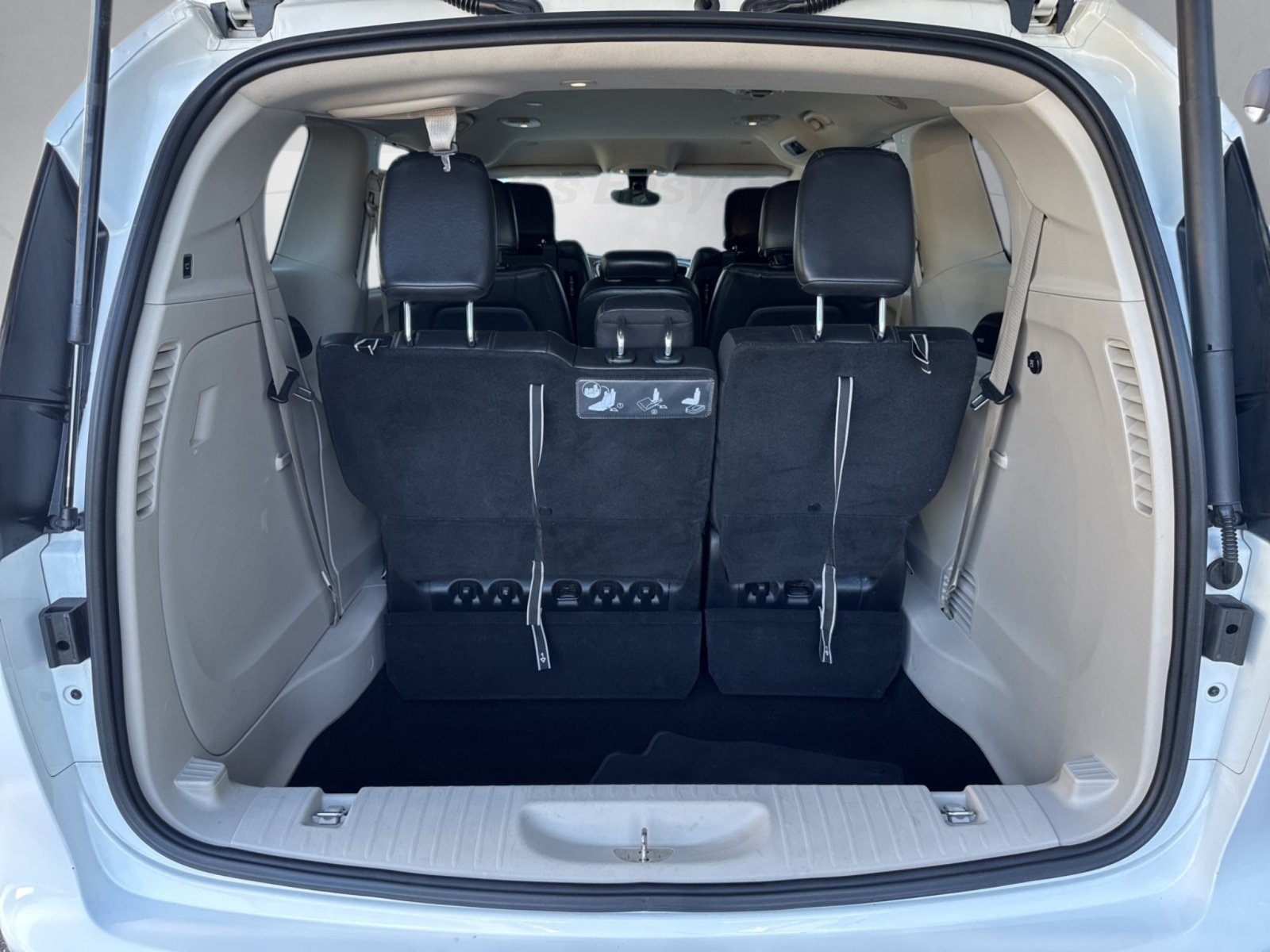 2017 Chrysler Pacifica Touring Plus photo 23