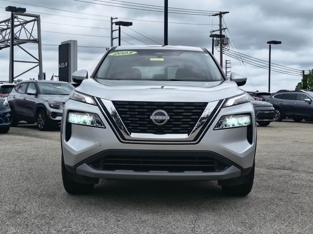 2023 Nissan Rogue SV photo 4