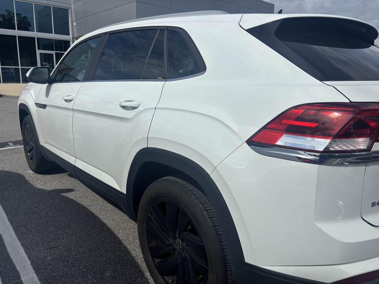 2023 Volkswagen Atlas Cross Sport V6 SE Technology photo 4