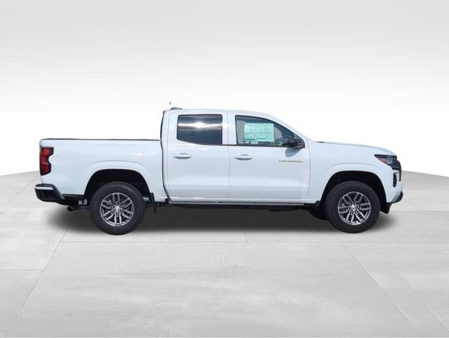 2025 Chevrolet Colorado Work Truck LT photo 2