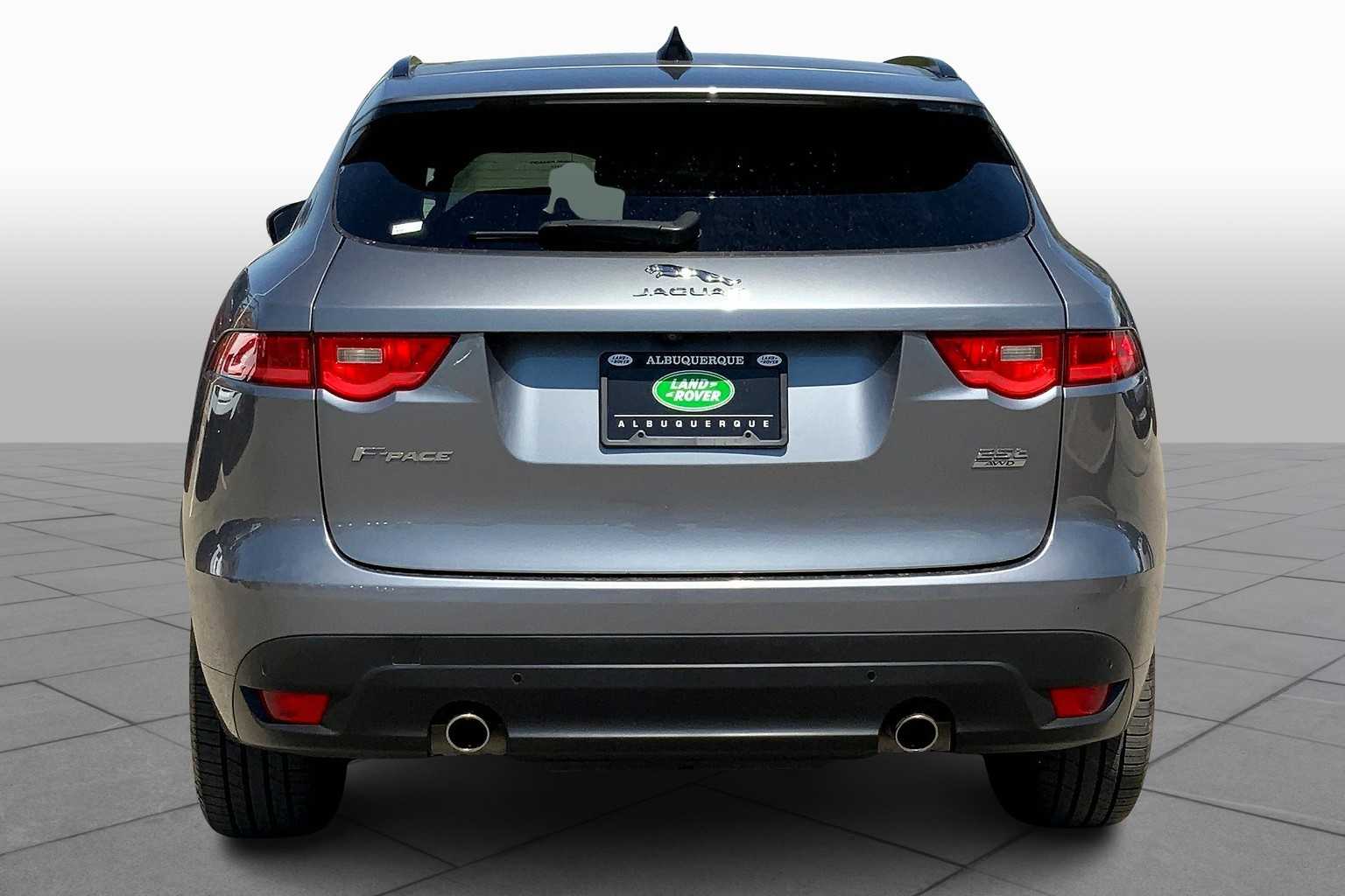 2020 Jaguar F-PACE Checkered Flag Edition photo 3