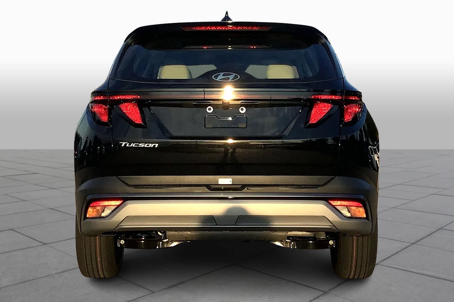 2025 Hyundai Tucson SE photo 4