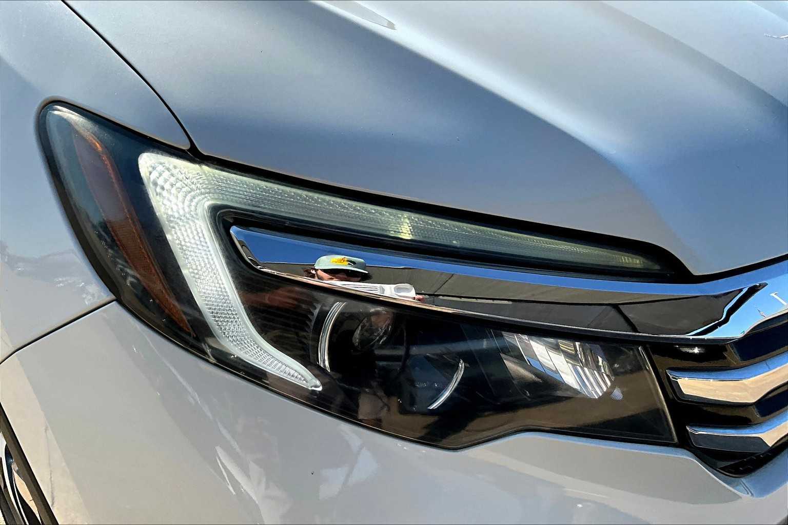 2018 Honda Pilot Elite photo 25