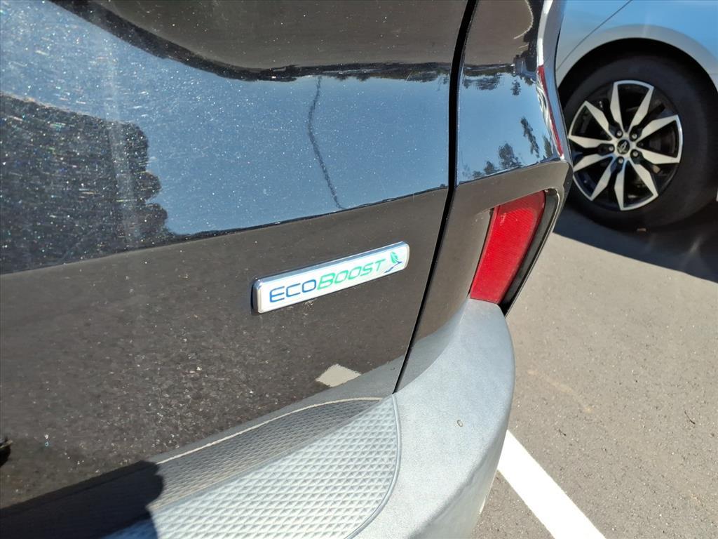 2020 Ford Escape SEL photo 8