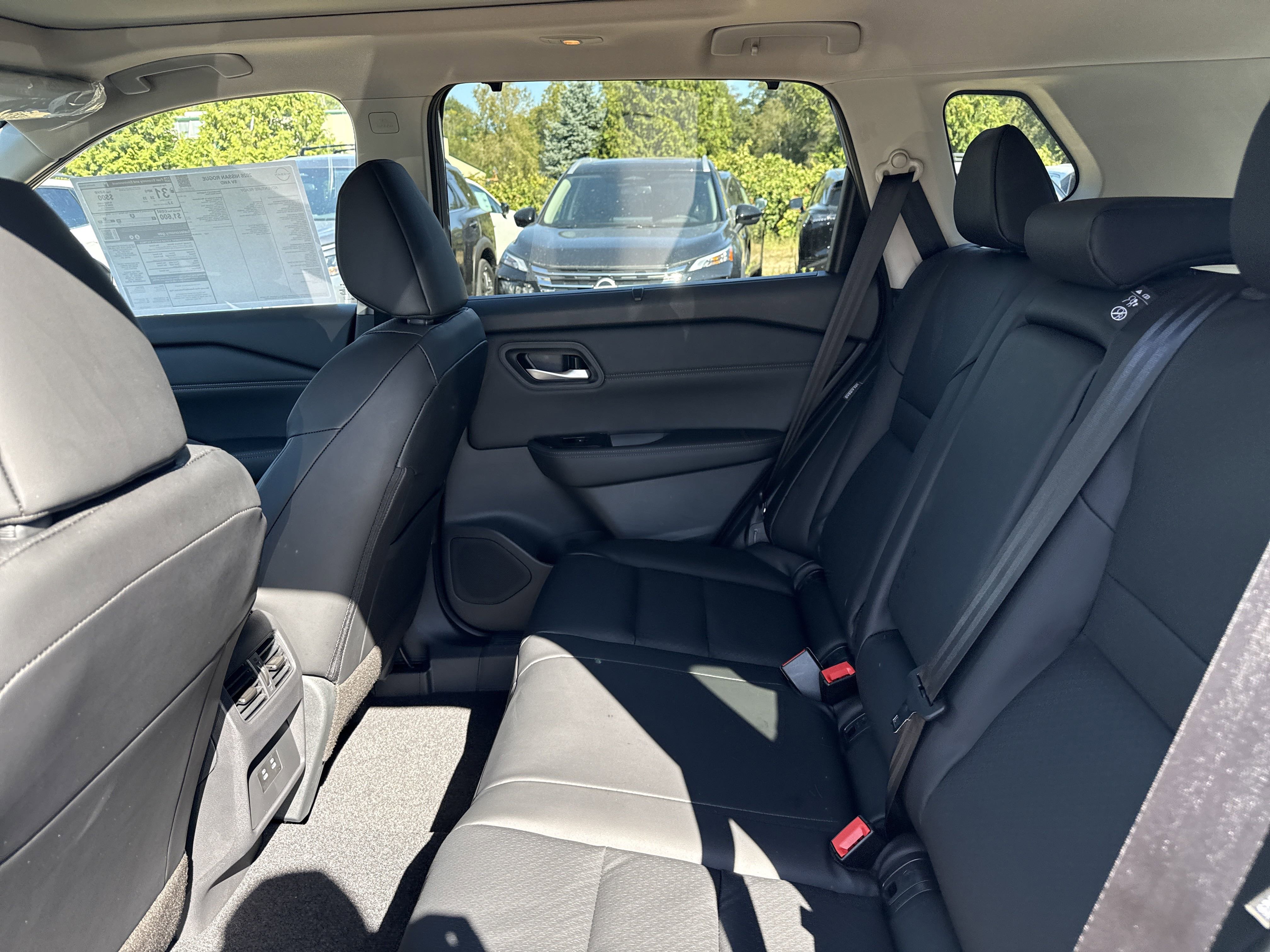 2026 Nissan Rogue SV photo 2