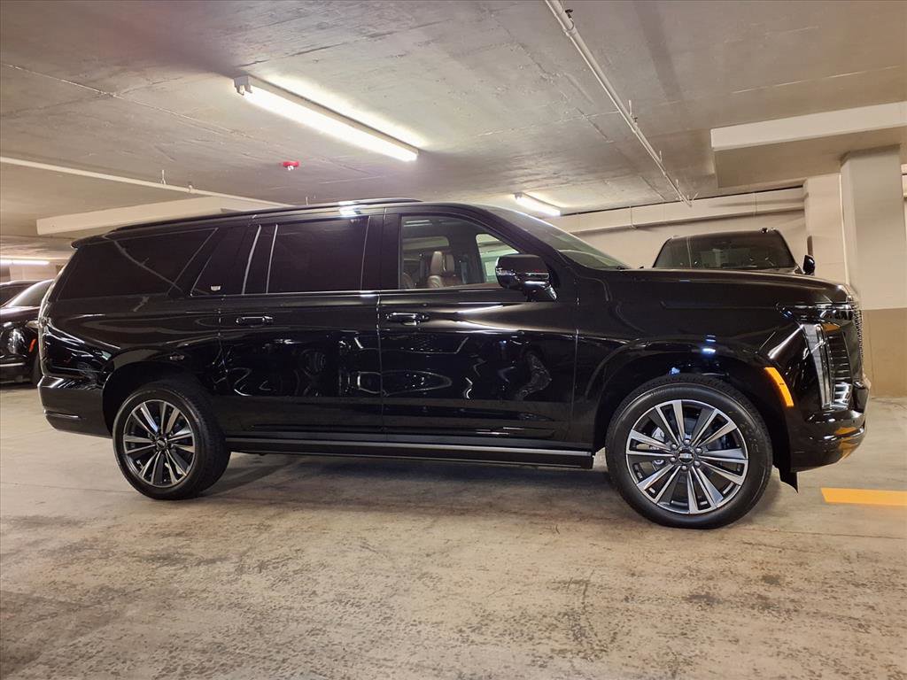 2026 Cadillac Escalade ESV Sport photo 4